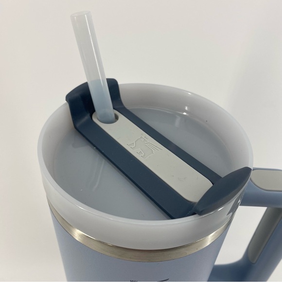 Stanley Adventure H2.0 Quencher- Sky Blue- 40oz - Picture 3 of 4